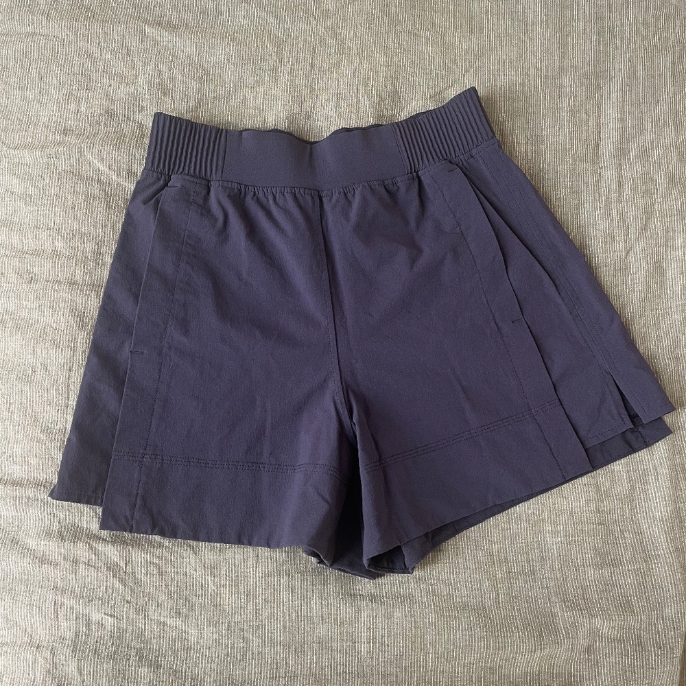 Lululemon Stretch Woven Relaxed-Fit High-Rise Short 4"